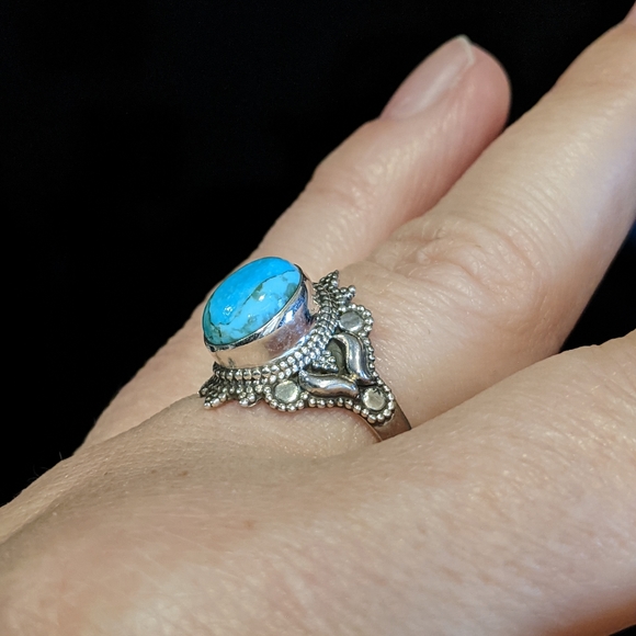 Arizona Mohave Turquoise .925 Silver Ring, size 8 - Picture 8 of 8